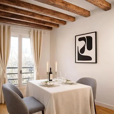 Saint Germain Des Pres Apartment *